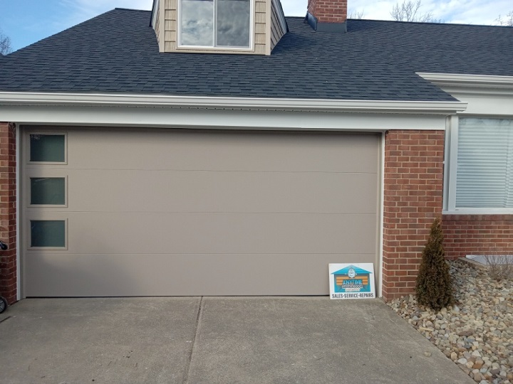 Garage door repair Solon